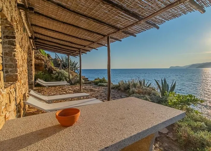 Punta Morcone Willa *